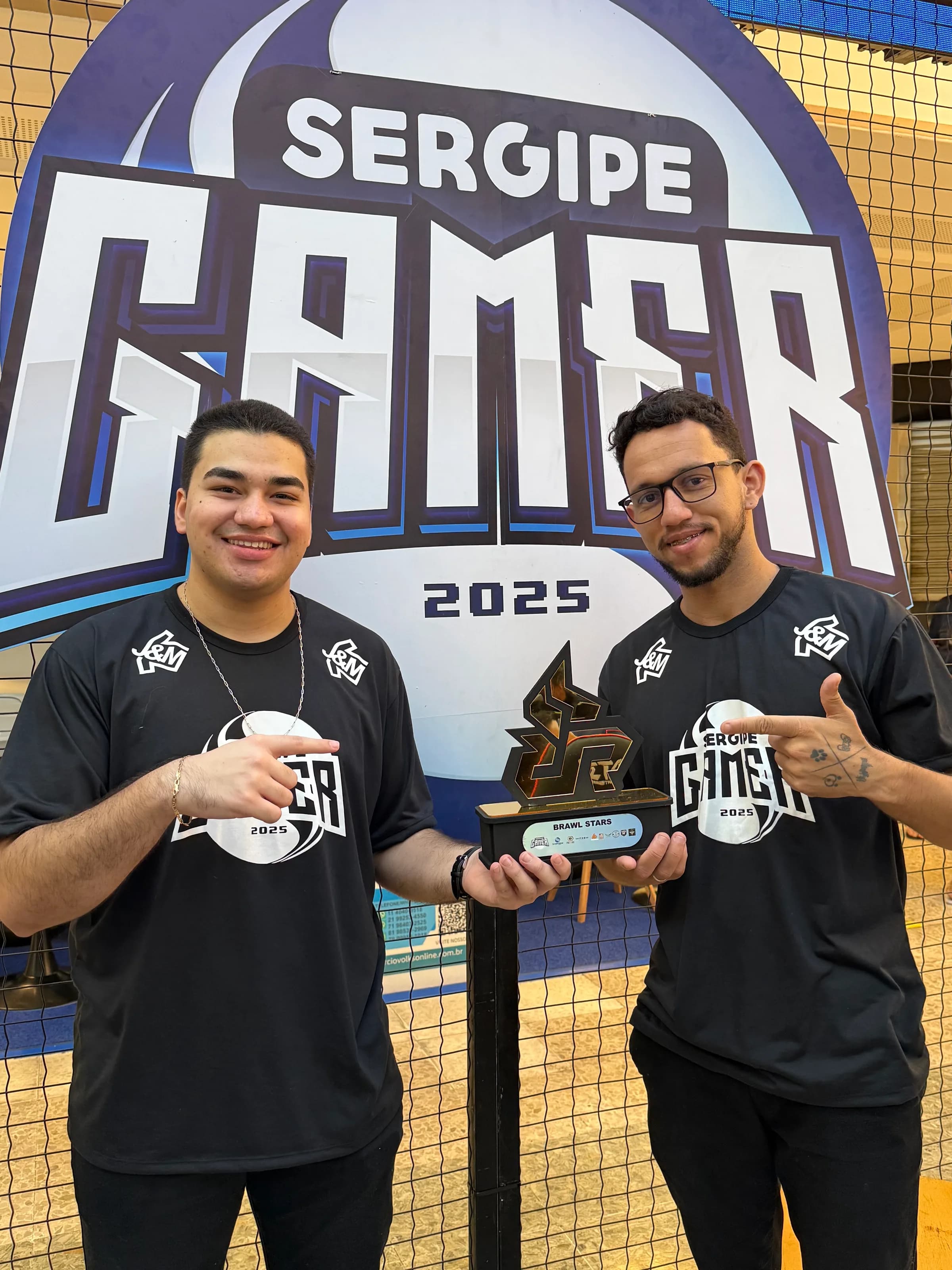 Cerimônia de premiação no palco da LAN Sergipe Gamer.